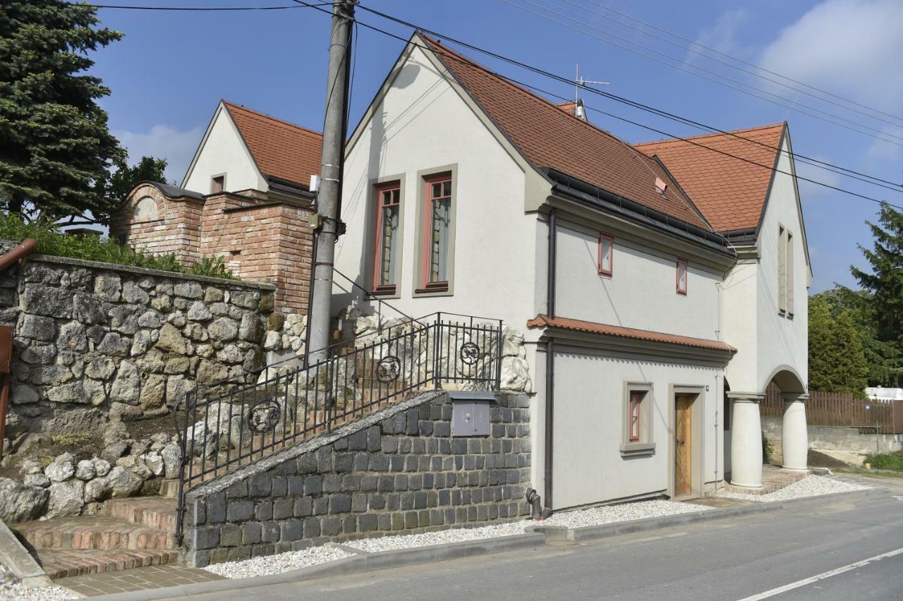 Penzion Dobré časy Valtice Esterno foto